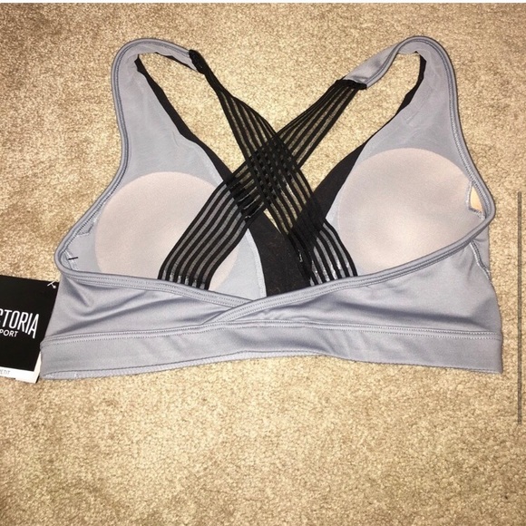 VS Sports Bra NWT - Picture 3 of 4